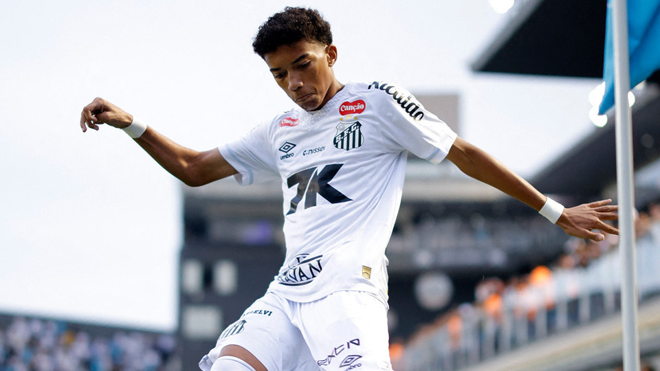 Galatasaray, Brezilyalı efsanenin oğlu için devlerle yarışıyor!