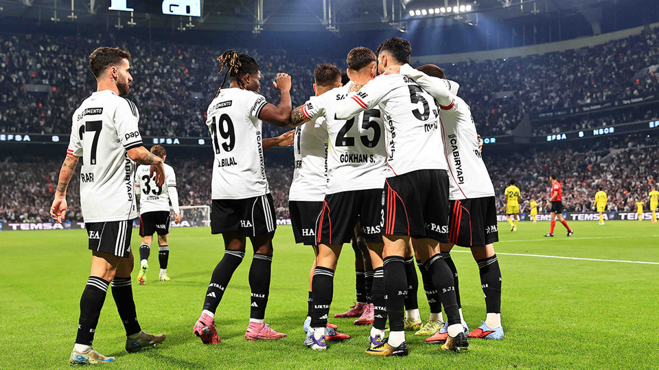 Nihat Kahveci: Beşiktaş'ta hep yeni sorunlar çıkıyor