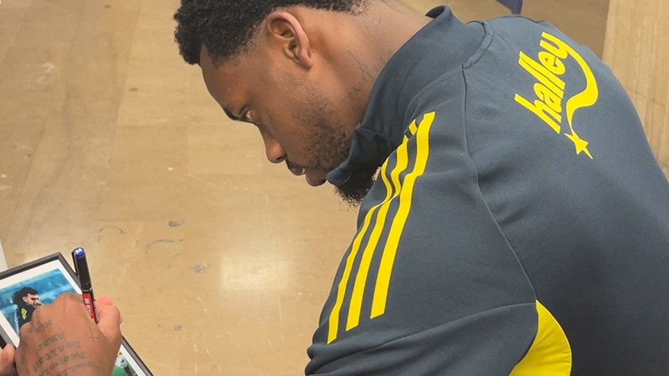 Stat çıkışında Jhon Duran'ı güldüren video