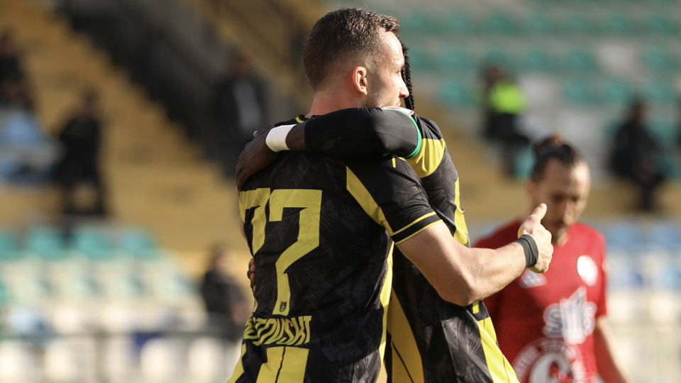 İstanbulspor'dan Sarı'yer gol yağmuru!